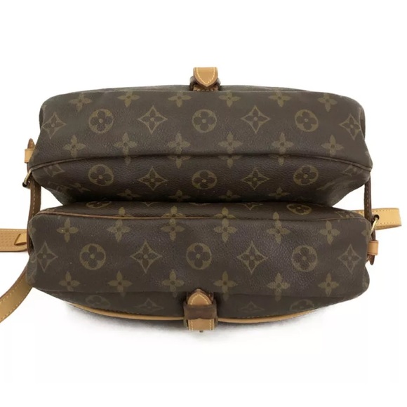 💎 LOUIS VUITTON Monogram Saumur 30 Crossbody - Picture 6 of 14